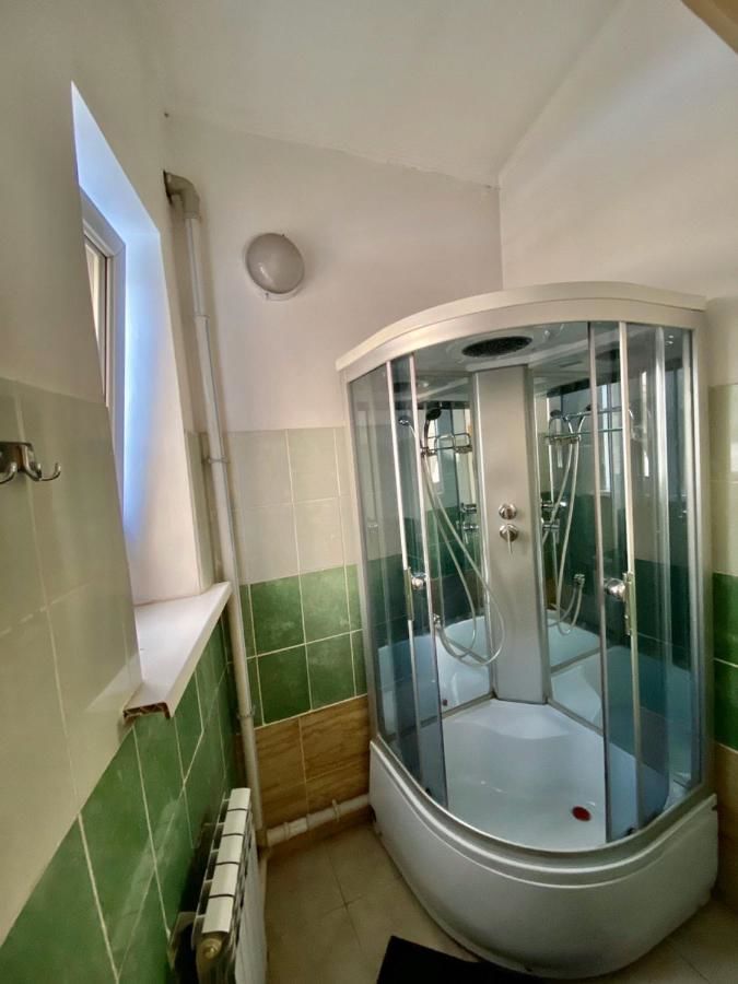 Хостелы Esentai Hostel Алматы-32