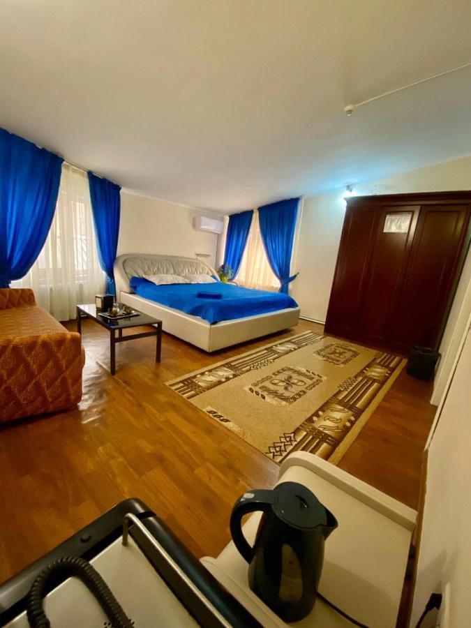 Хостелы Esentai Hostel Алматы-9